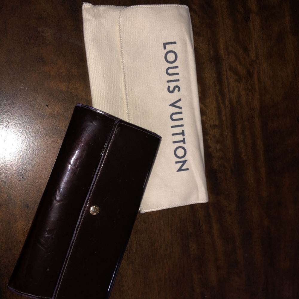 Louis Vuitton Sarah Vernis wallet ✨